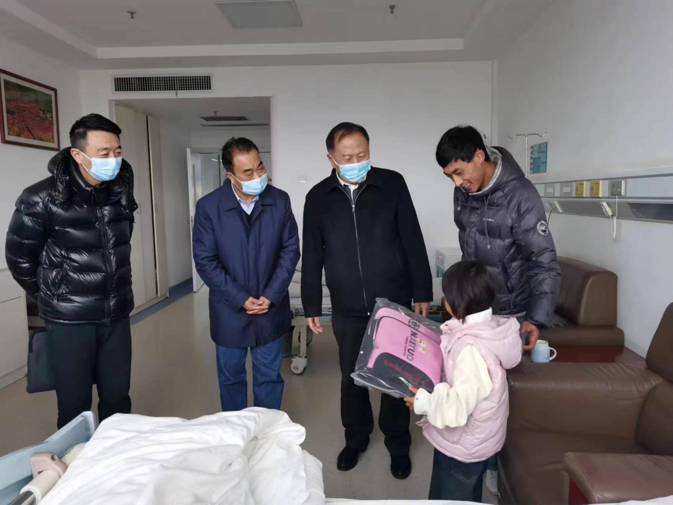 云南省慈善总会赴慰问昆医附一院